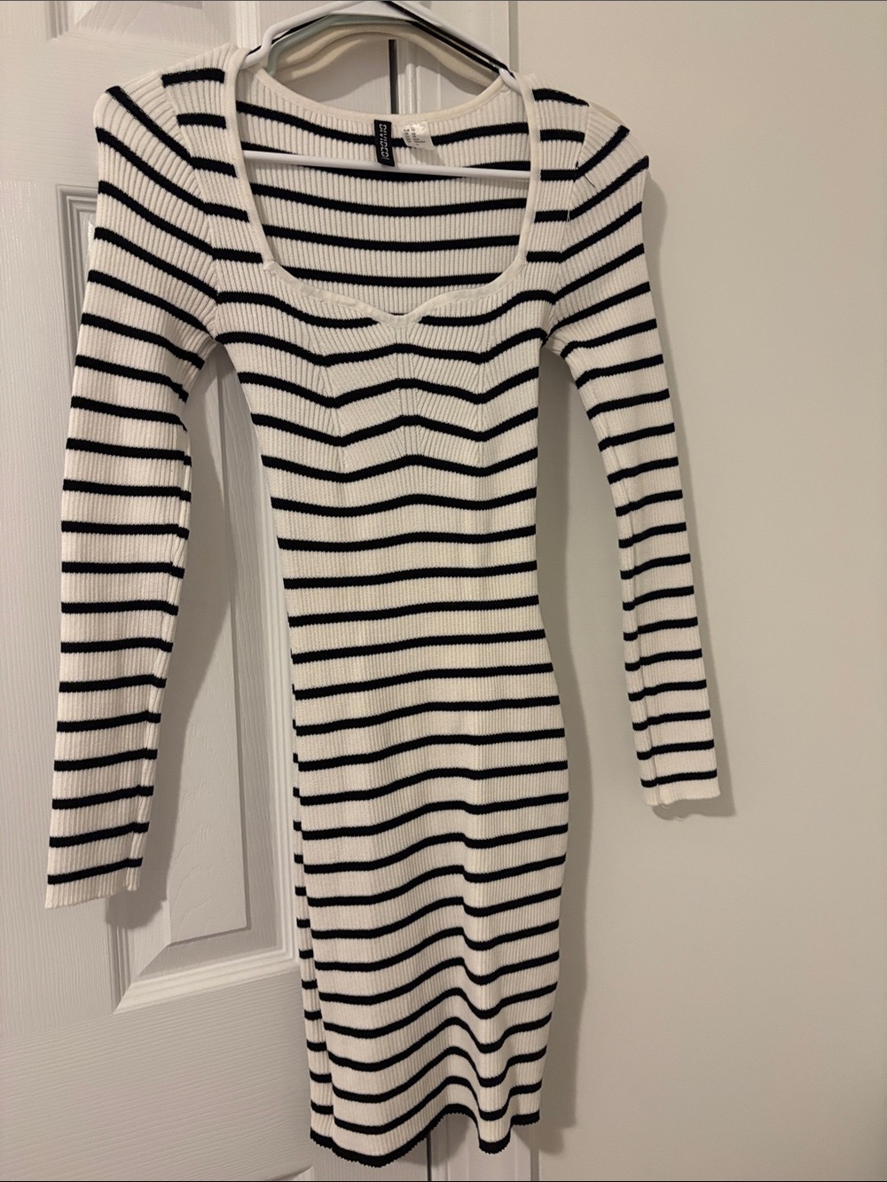 H&M Black & White Ribbed Long Sleeve Striped Dress